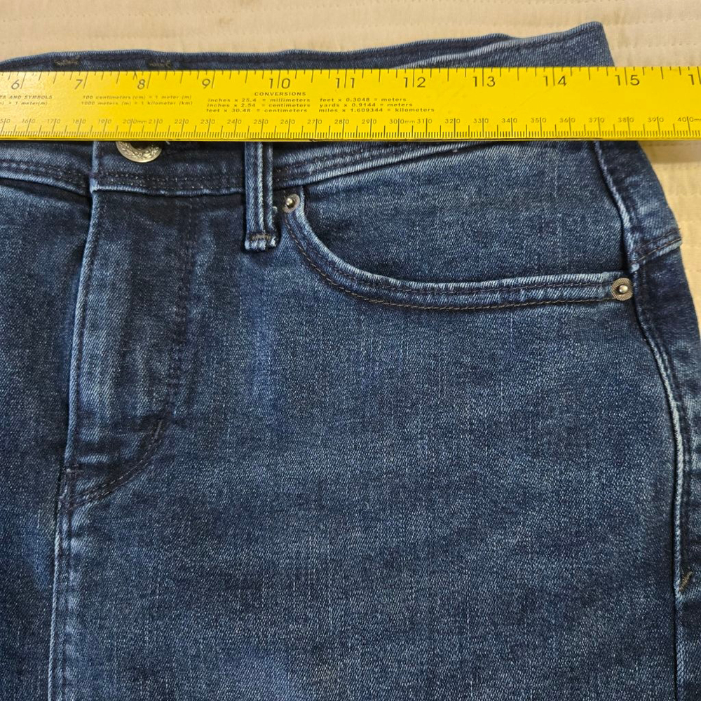 Women's Levi's Perfectly Slimming 512 Denim Skirt in Dark Blue Wash Size 6 - Picture 4 of 12